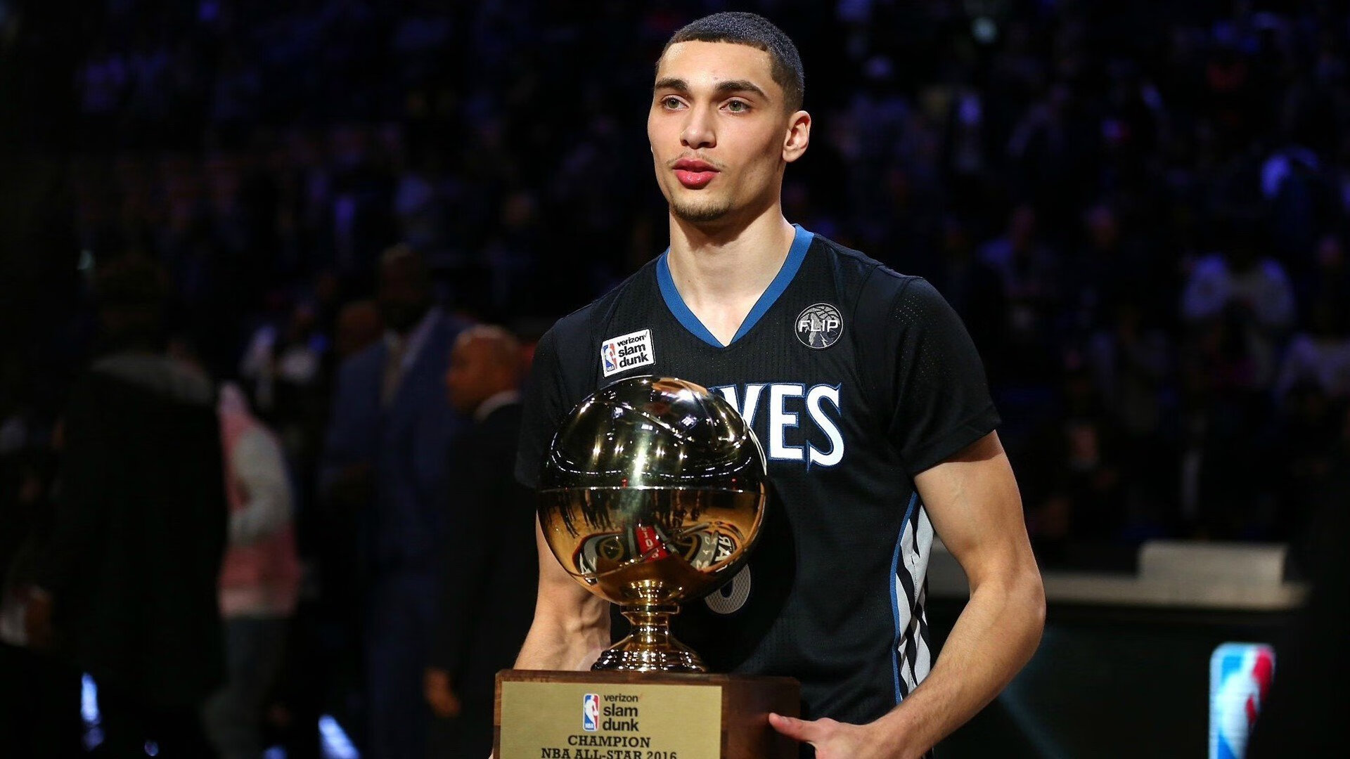 麦肯齐：无与伦比的快速反击能力使全黑队进攻如虎添翼，麦肯齐分了多少钱